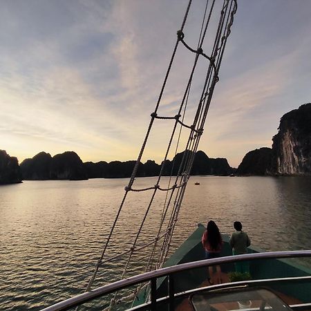 ホテル Venezia Cruises ハロン エクステリア 写真