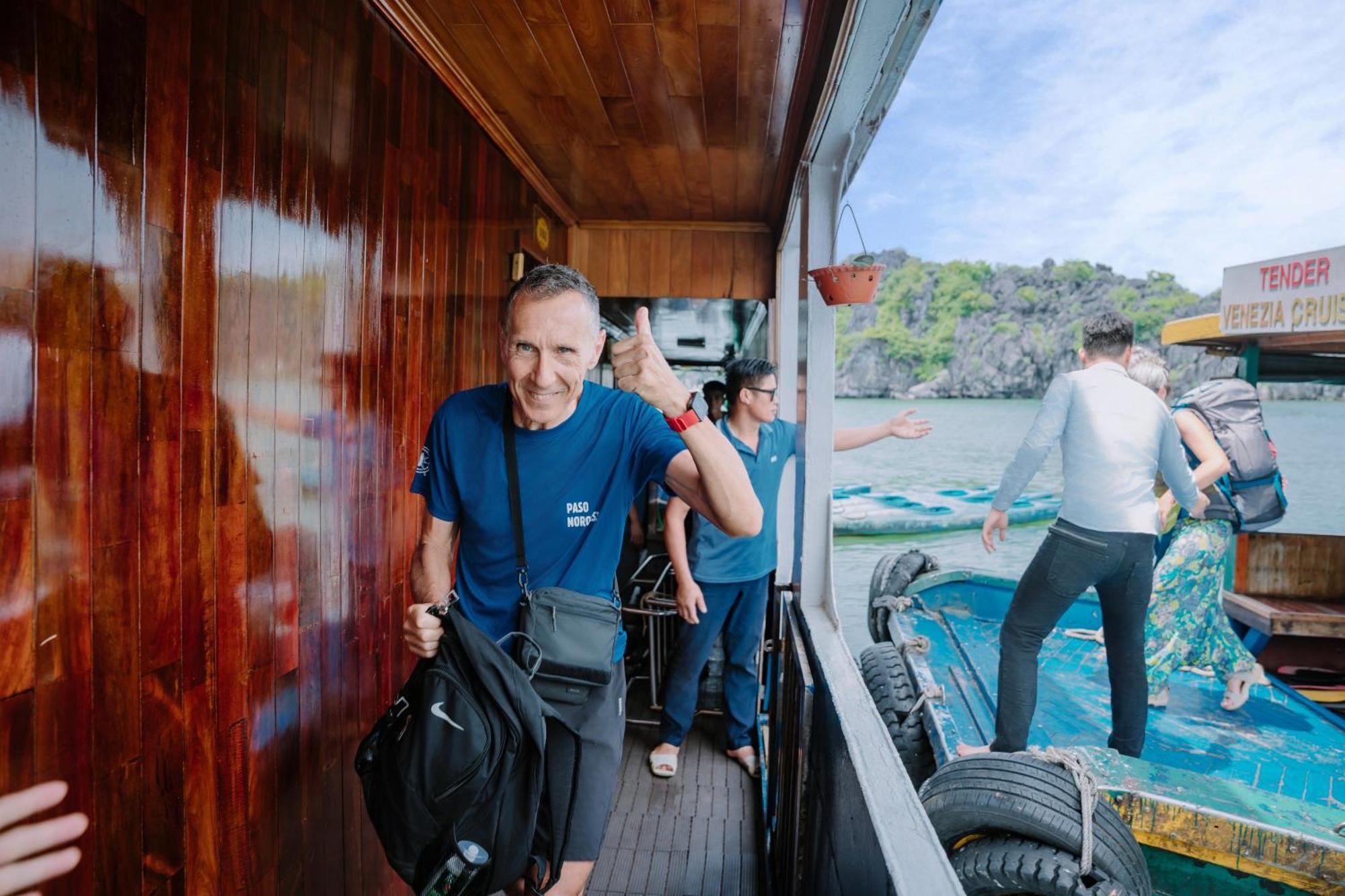 ホテル Venezia Cruises ハロン エクステリア 写真