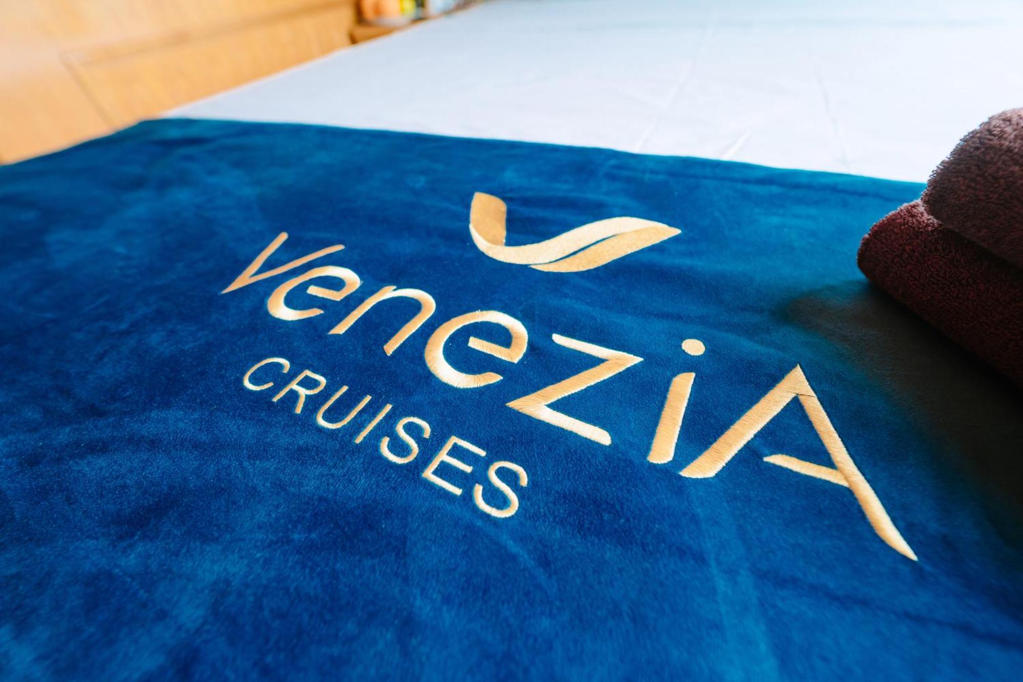 ホテル Venezia Cruises ハロン エクステリア 写真