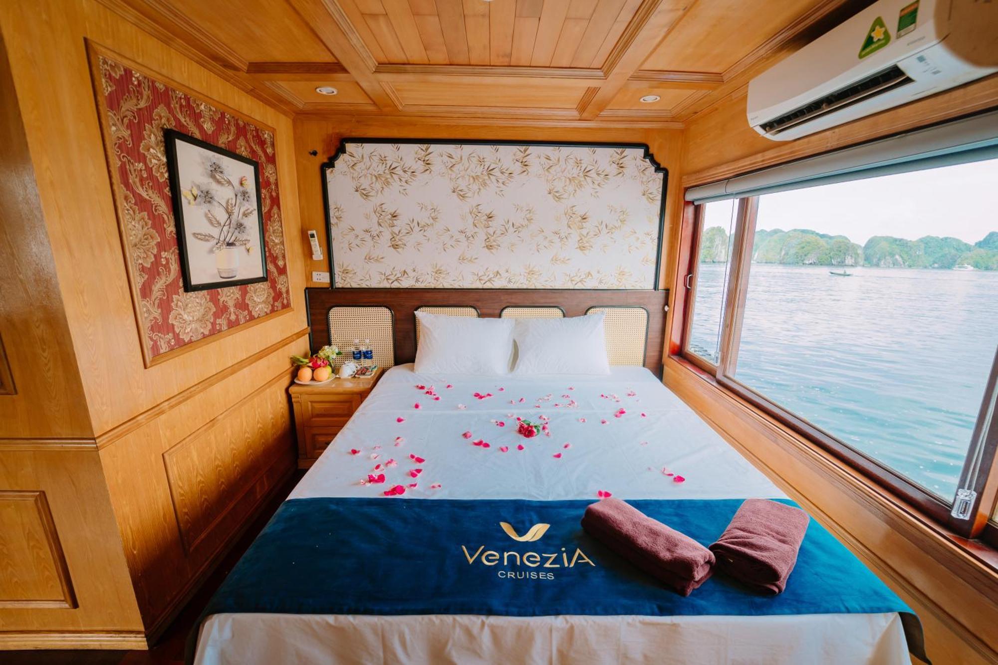 ホテル Venezia Cruises ハロン エクステリア 写真